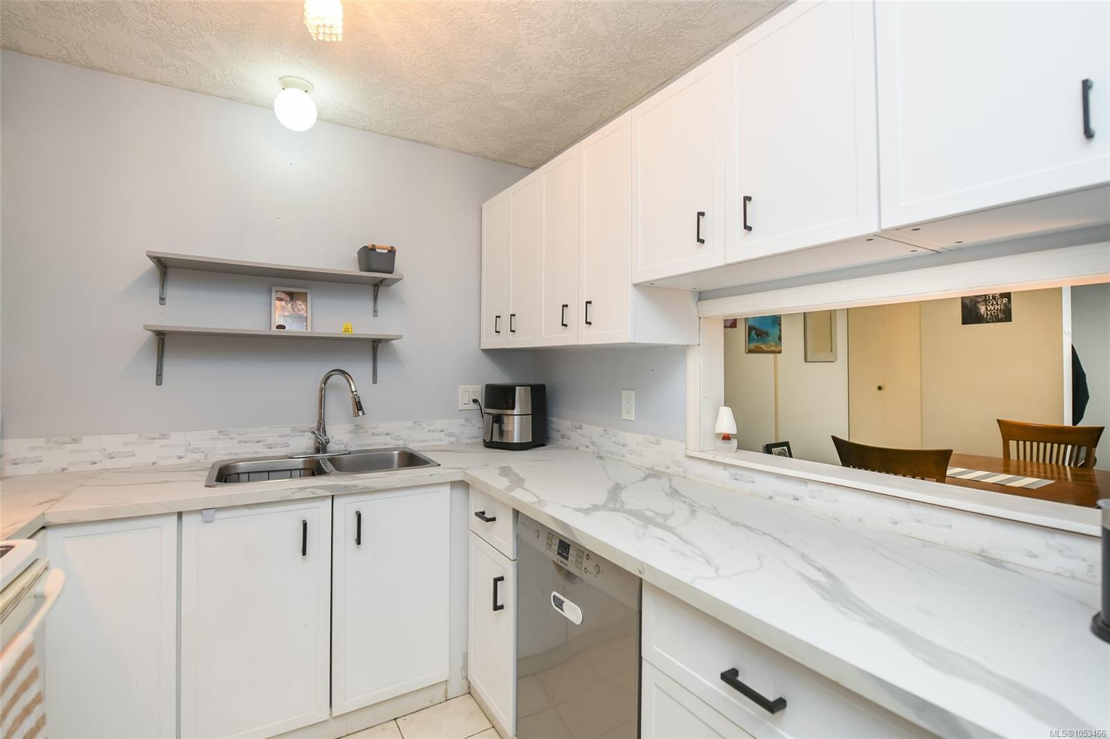 A-2276 Urquhart Ave — listing photo 13 of 40