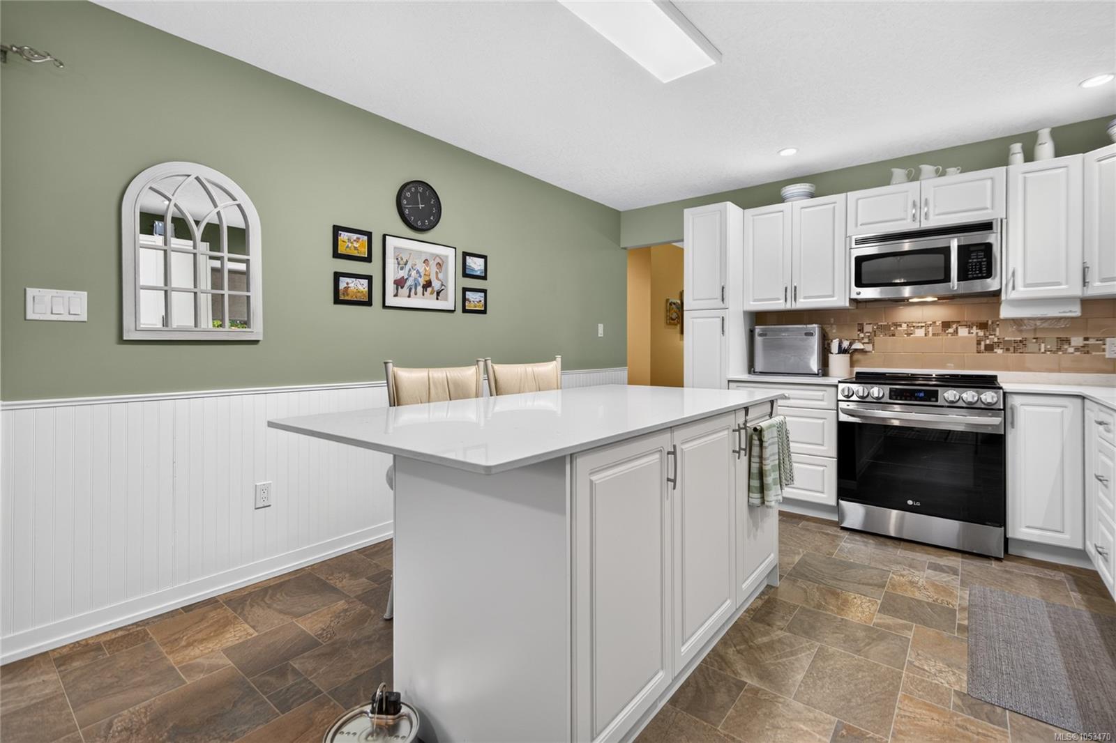 A-1079 8th St — listing photo 14 of 39