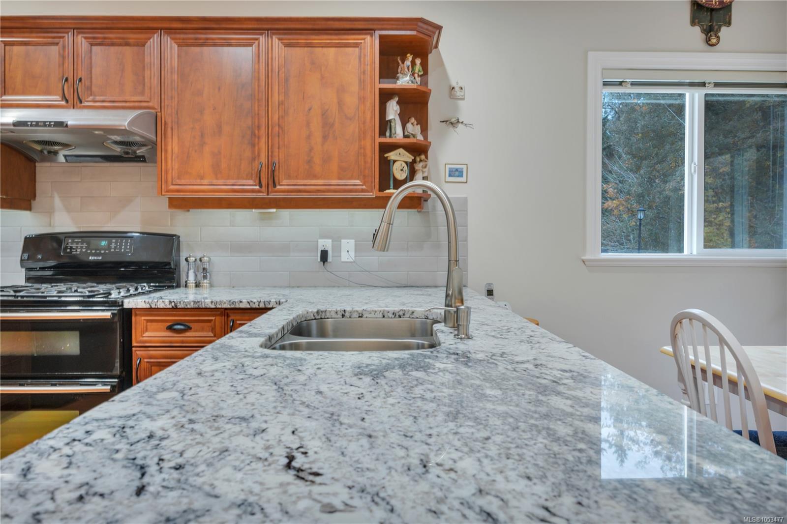 47-1150 Walkem Rd — listing photo 12 of 60