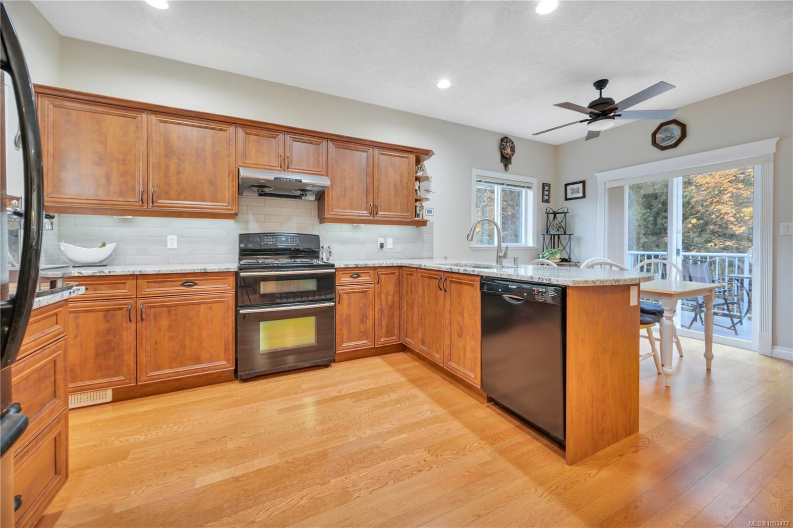 47-1150 Walkem Rd — listing photo 8 of 60