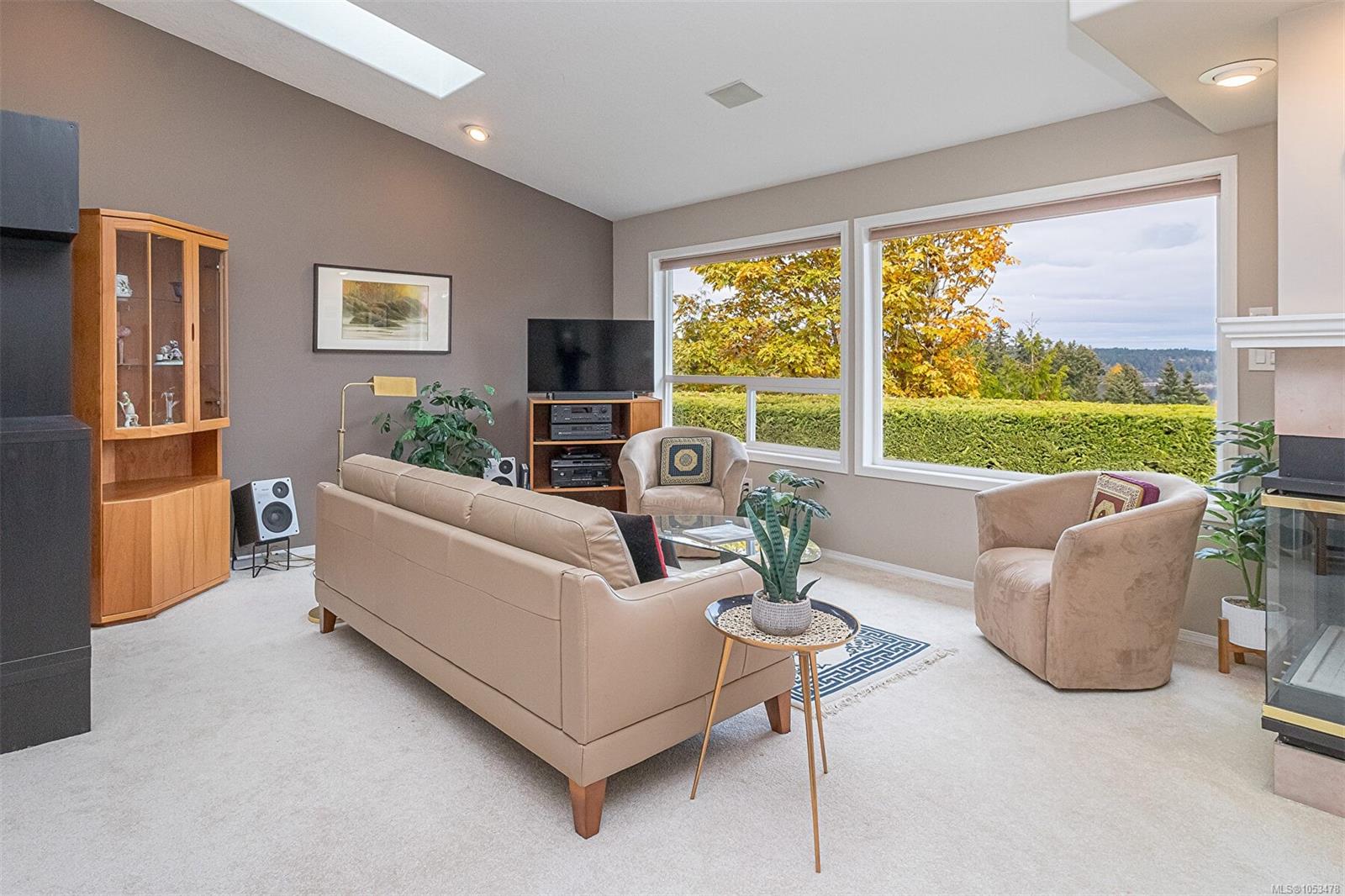 421 Walker Ave — listing photo 11 of 68