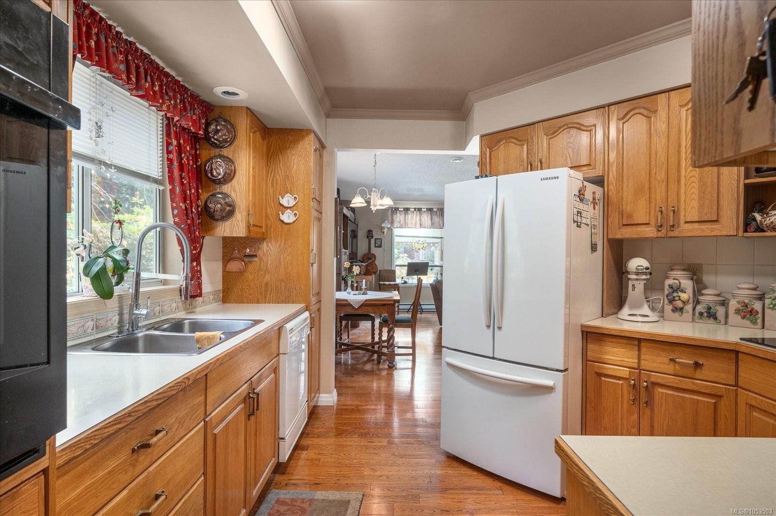 6695 Dover Rd — listing photo 10 of 44
