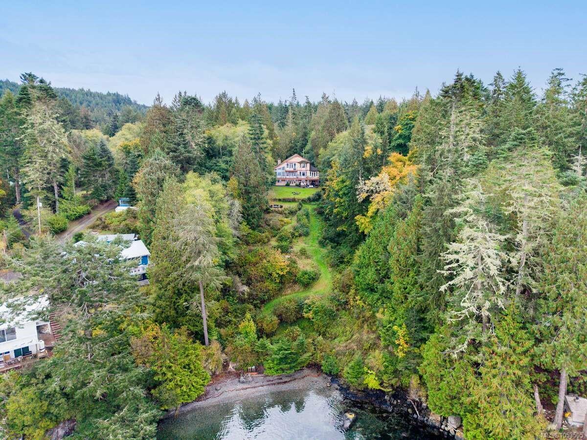 7002 East Sooke Rd — listing photo 9 of 59