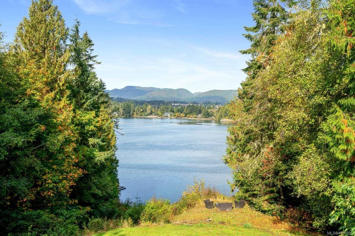 7002 East Sooke Rd — listing photo 10 of 59